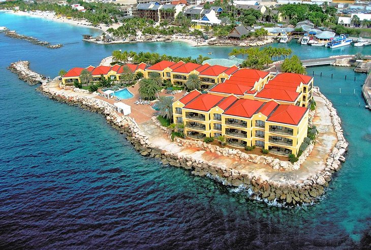 63755900363f2b6c32b17fd1_curacao-top-resorts-royal-sea-aquarium-resort