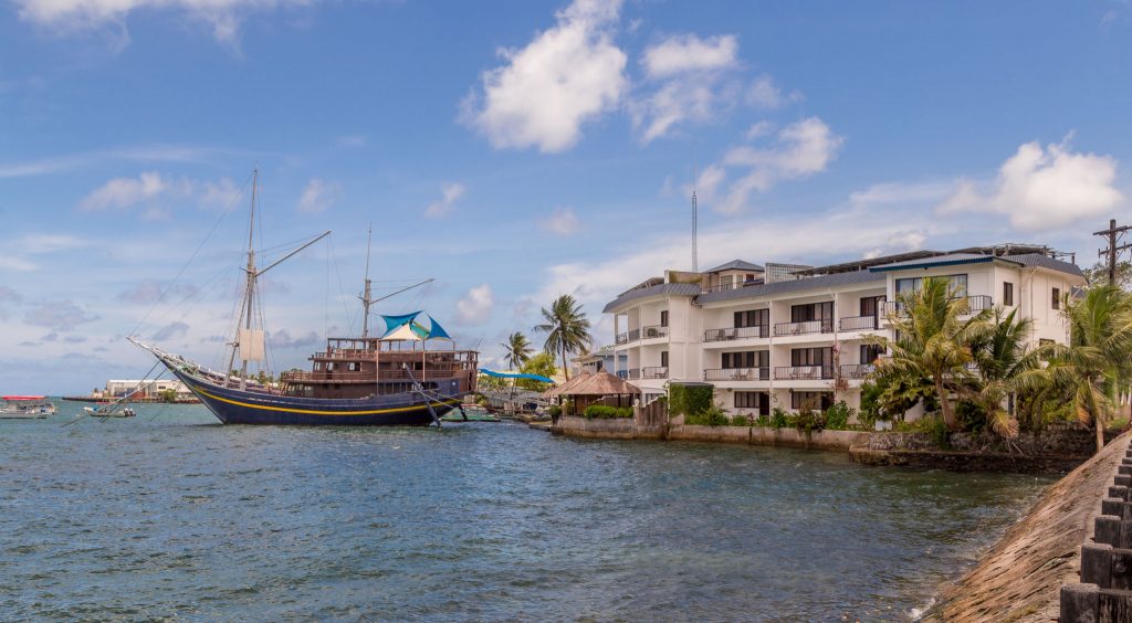 IMG_8856-micronesia-fsm-manta-ray-bay-resort-yap-offers-luxury-on-remote-yap-island-hotel-review-001-1024x564