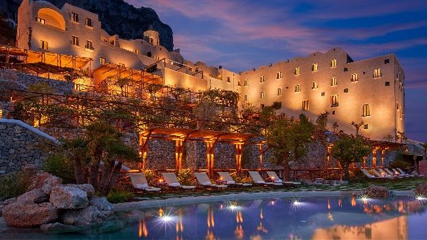 luxury-hotel-monastero-santa-rosa-pool-night-622